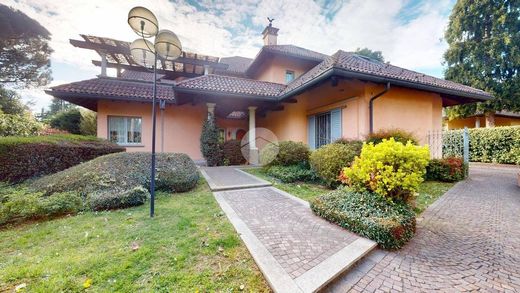 Villa in Seregno, Province of Monza and Brianza