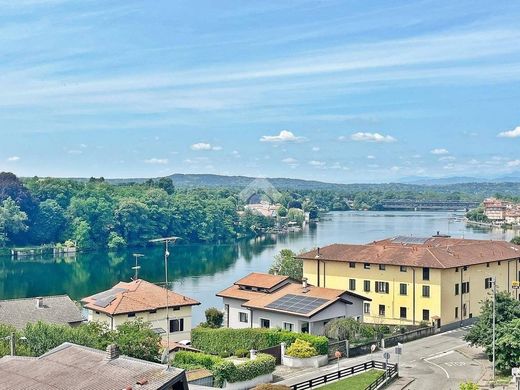 بنتهاوس ﻓﻲ Sesto Calende, Provincia di Varese