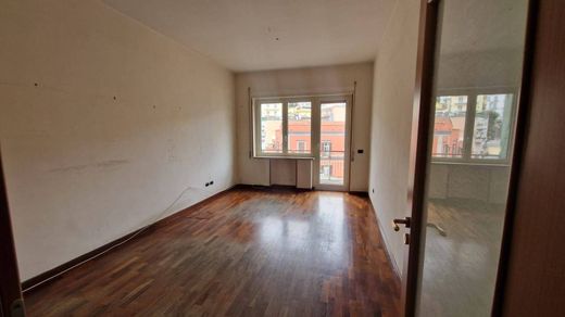 ナポリ, Napoliのアパートメント