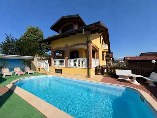 Villa in Bosconero, Turin