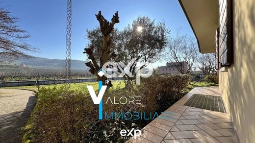 Villa in Soave, Provincia di Verona