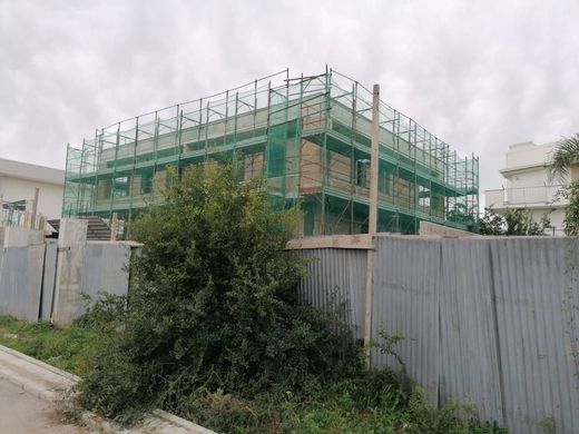 Вилла, Parete, Provincia di Caserta