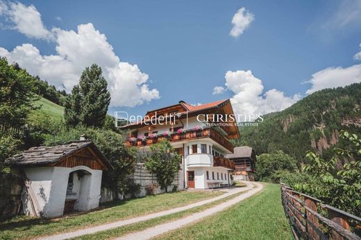 Köy evi Chienes, Bolzano ilçesinde