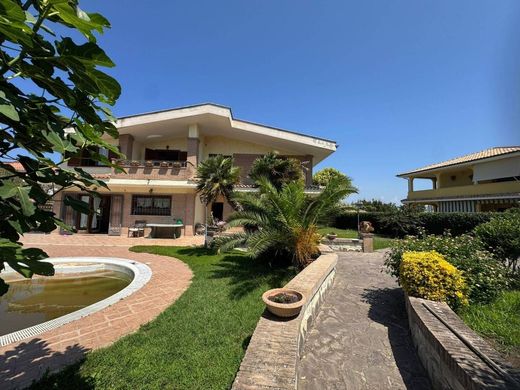 빌라 / Nettuno, 로마