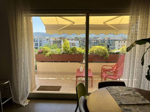 Apartment / Etagenwohnung in Scandicci, Florenz