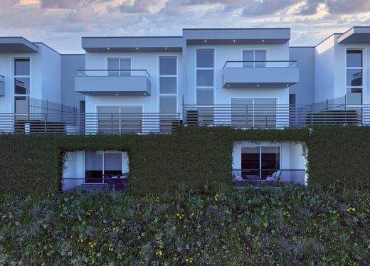 Villa in Montano Lucino, Provincia di Como