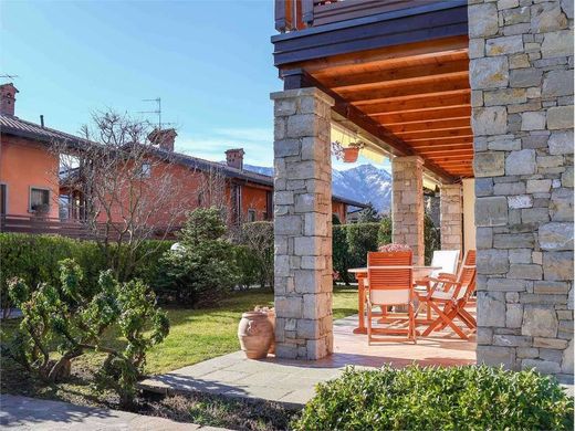 Villa in Clusone, Provincia di Bergamo