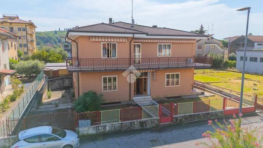 Villa in Soave, Provincia di Verona