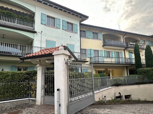 Attico a Desenzano del Garda, Brescia