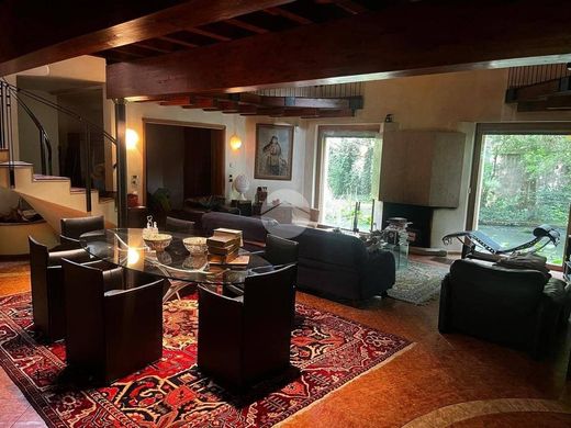 Villa - Castel Mella, Provincia di Brescia