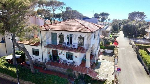 Villa a Rosignano Marittimo, Livorno