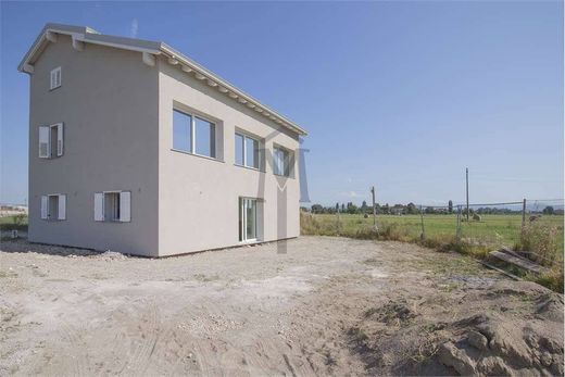 Villa in Reggio nell'Emilia, Provincia di Reggio Emilia