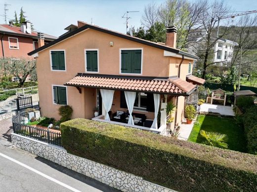 Villa a Marano di Valpolicella, Verona