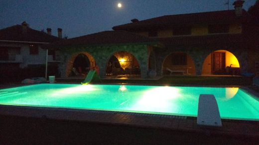 ﻓﻴﻼ ﻓﻲ Invorio, Provincia di Novara