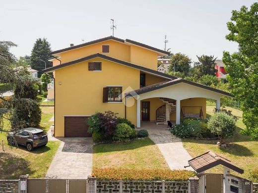 Villa in Pantigliate, Mailand