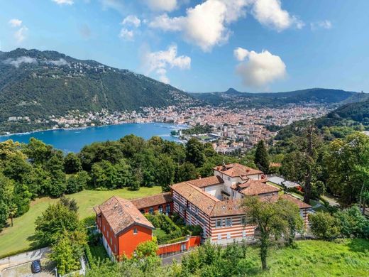 Appartamento a Como, Lombardia