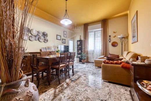 Apartment / Etagenwohnung in Bologna, Emilia-Romagna