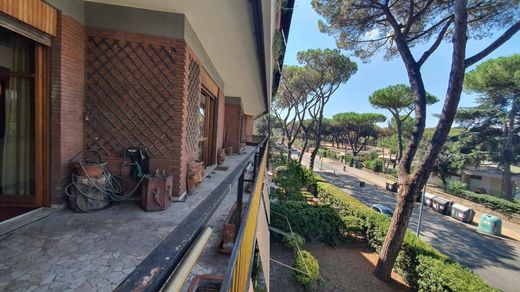 Apartment / Etagenwohnung in Rom, Latium