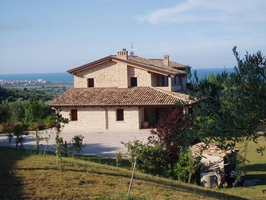 Villa in Martinsicuro, Provincia di Teramo