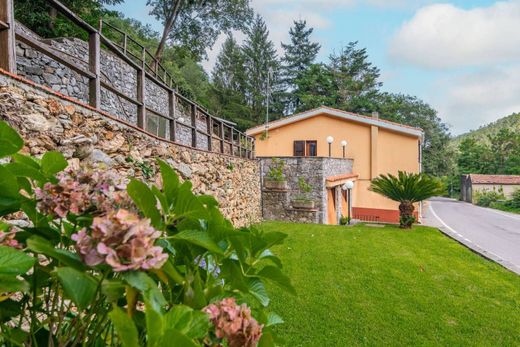 빌라 / Rialto, Provincia di Savona