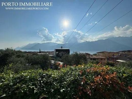 Apartment / Etagenwohnung in Malcesine, Provincia di Verona