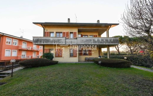 Villa in Desenzano del Garda, Provincia di Brescia