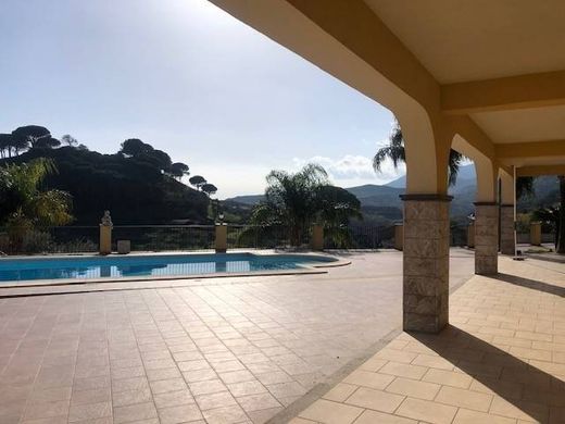 Villa - Messina, Sicília