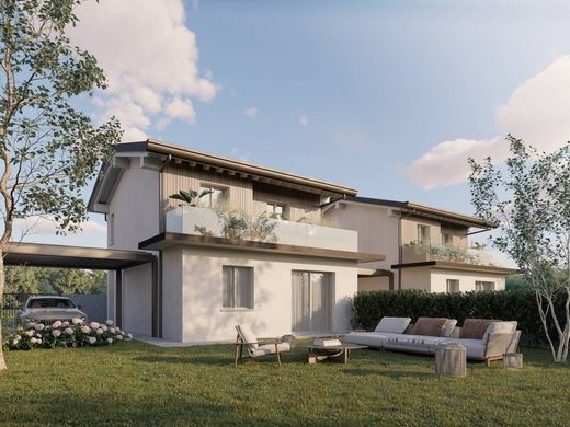 Villa in Albavilla, Provincia di Como