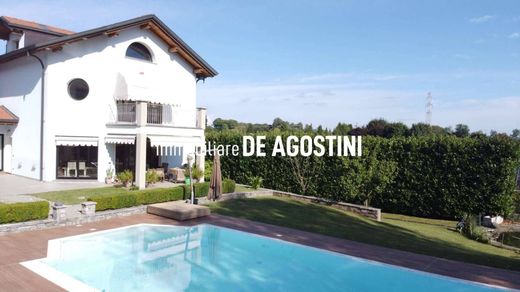 Maison de luxe à Nebbiuno, Novare