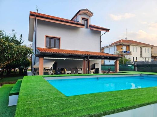 Villa a San Mauro Torinese, Provincia di Torino