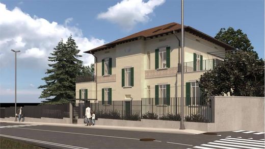 Apartment / Etagenwohnung in Maslianico, Provincia di Como