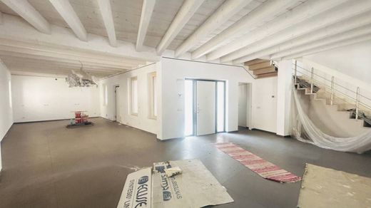 Villa in Biassono, Provincia di Monza e della Brianza