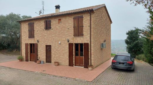 Вилла, Trecastelli, Provincia di Ancona