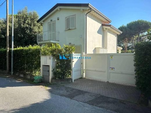 Villa in Montignoso, Provincia di Massa-Carrara