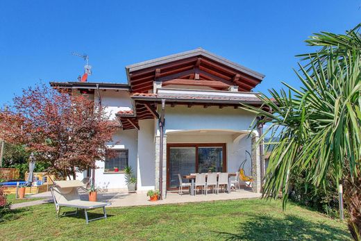 Villa à Lavena Ponte Tresa, Varèse