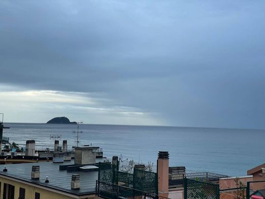 Alassio, Provincia di Savonaのペントハウス