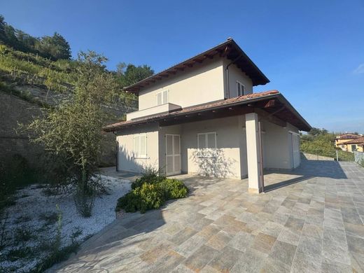 Willa w Santo Stefano Belbo, Provincia di Cuneo