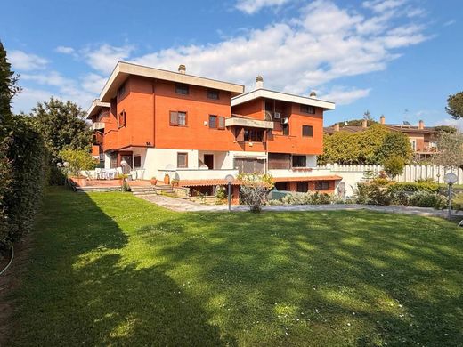 Villa Roma, Lazio bölgesinde