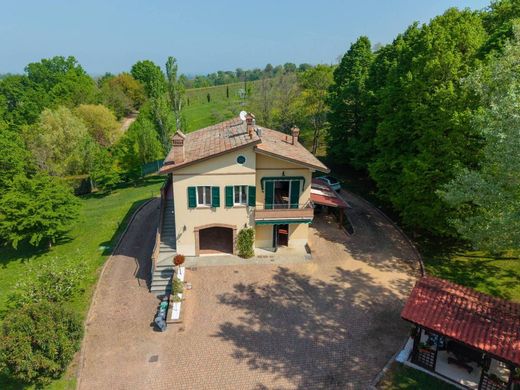 Luxury home in Castelvetro di Modena, Provincia di Modena