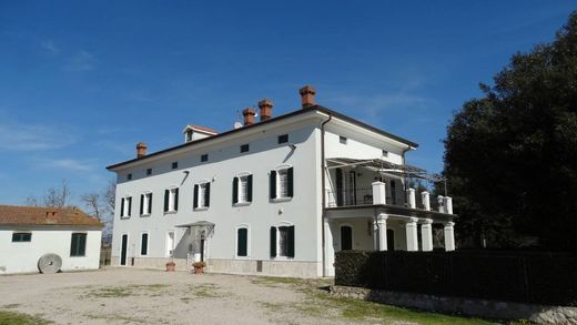 Villa Grosseto, Grosseto ilçesinde