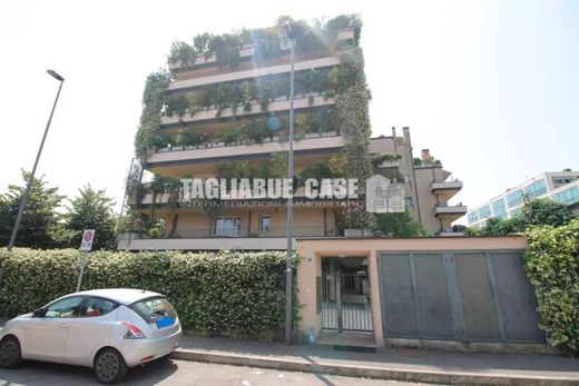 아파트 / Bresso, Città metropolitana di Milano