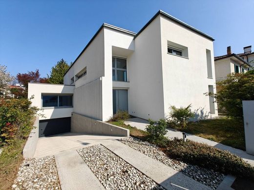 Villa in Udine, Friuli Venezia Giulia