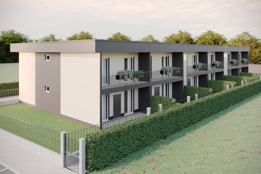 Villa in Varedo, Provincia di Monza e della Brianza