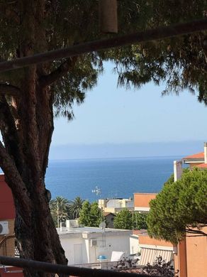 Piso / Apartamento en Santa Marinella, Roma