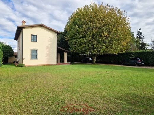 Villa en Viareggio, Lucca