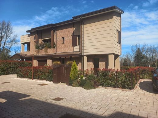 Villa in San Lazzaro di Savena, Bologna