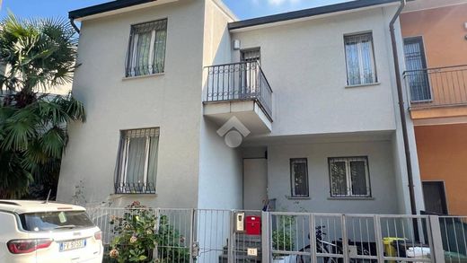 Villa a Novate Milanese, Milano