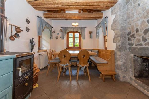 Villa Rocca Pietore, Belluno ilçesinde