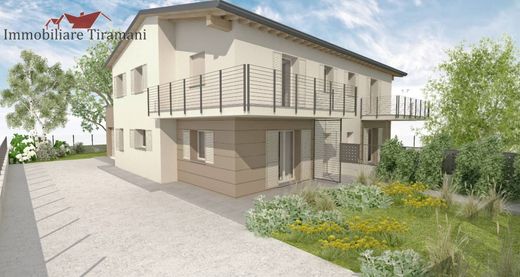 Villa in Fiorenzuola d'Arda, Provincia di Piacenza