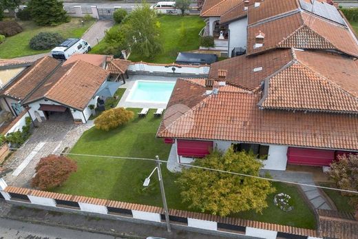 Villa in Vermezzo, Milan